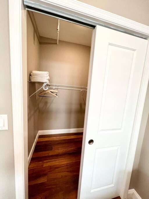 501 Cozy And Comfy 1br In Center City Apartment *